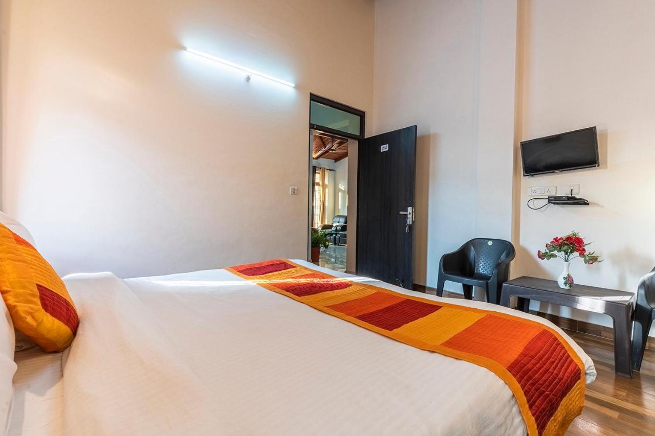 Lake Side Upvan Inn Bhimtal Ngoại thất bức ảnh