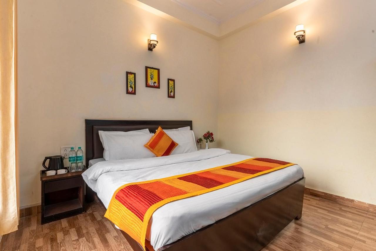 Lake Side Upvan Inn Bhimtal Ngoại thất bức ảnh
